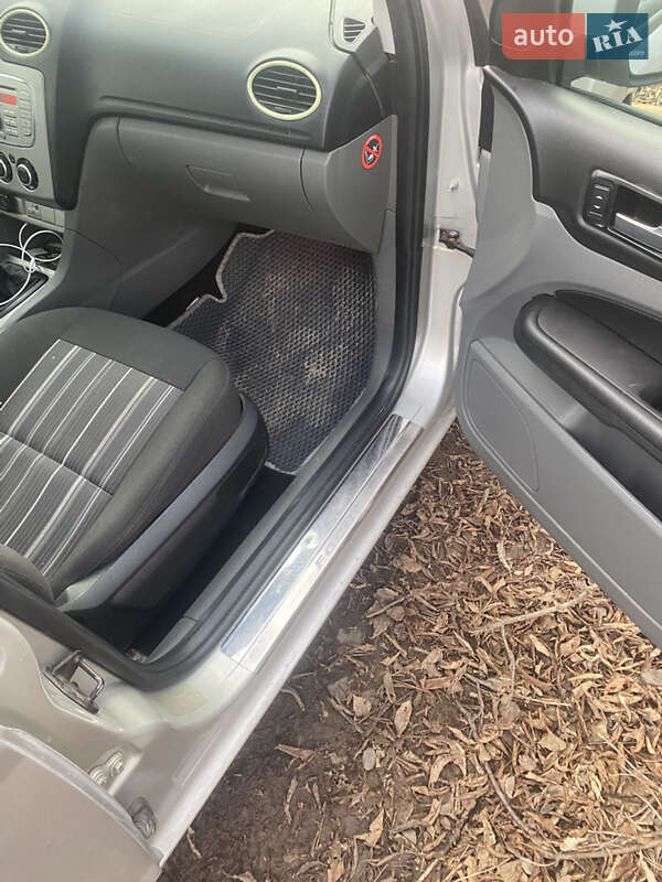 Хэтчбек Ford Focus 2008 в Бродах