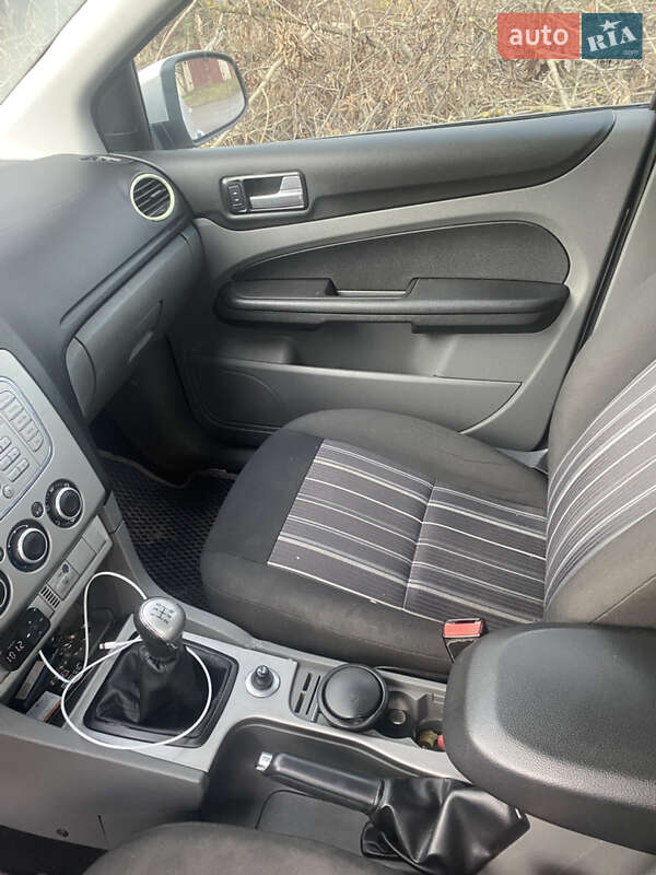 Хэтчбек Ford Focus 2008 в Бродах
