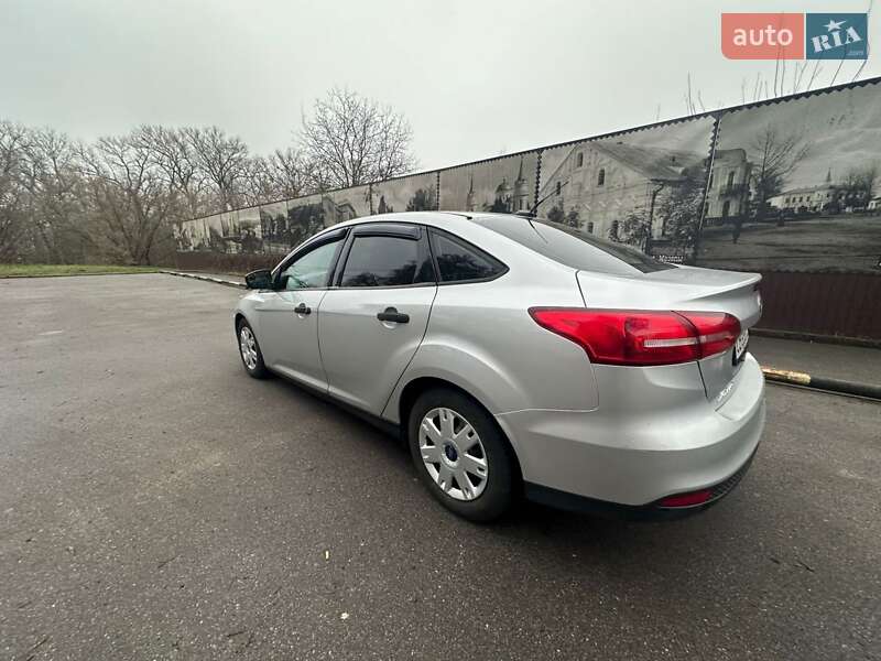Седан Ford Focus 2015 в Чернигове