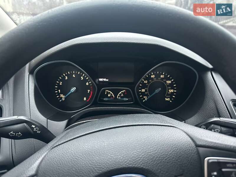 Седан Ford Focus 2015 в Чернигове