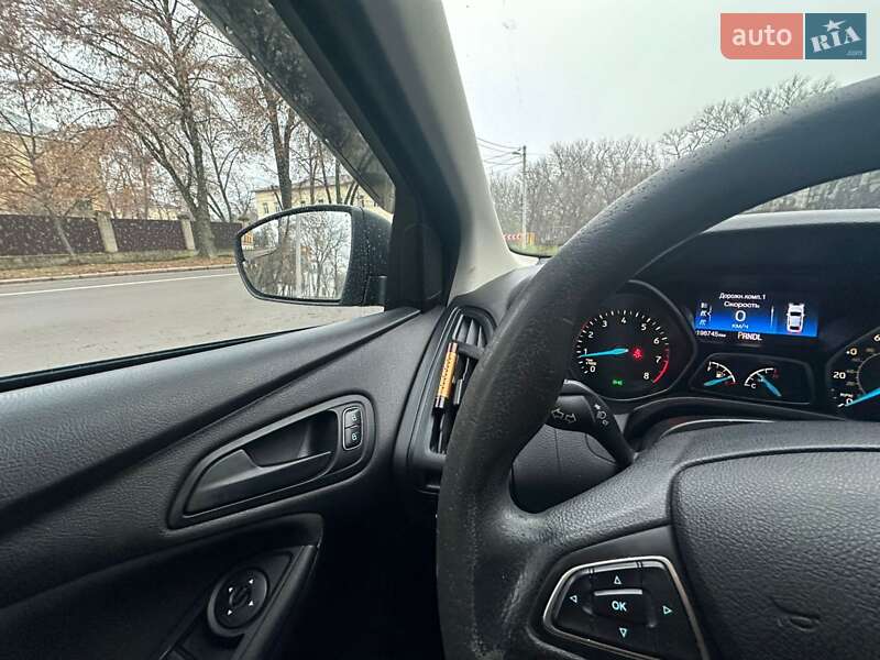 Седан Ford Focus 2015 в Чернигове