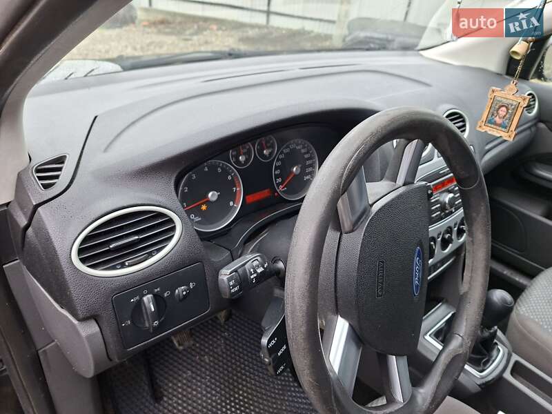 Хэтчбек Ford Focus 2007 в Вашковцах