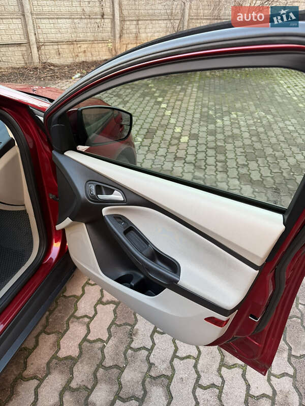 Хэтчбек Ford Focus 2015 в Ивано-Франковске