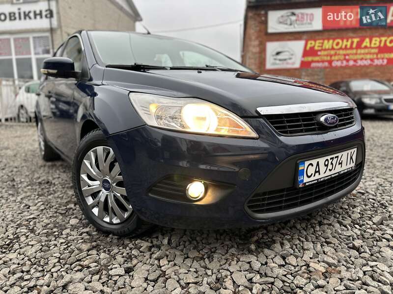Хэтчбек Ford Focus 2010 в Смеле