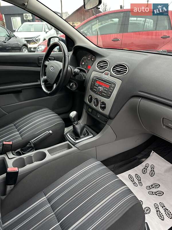 Хэтчбек Ford Focus 2010 в Смеле