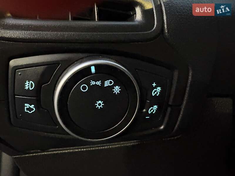 Седан Ford Focus 2015 в Львове