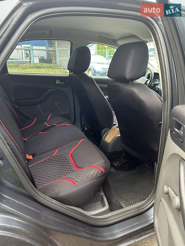 Хэтчбек Ford Focus 2006 в Львове