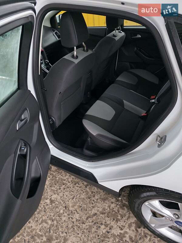 Хэтчбек Ford Focus 2013 в Нетешине