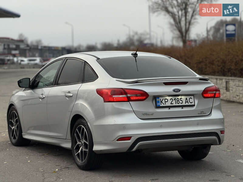 Седан Ford Focus 2015 в Запоріжжі