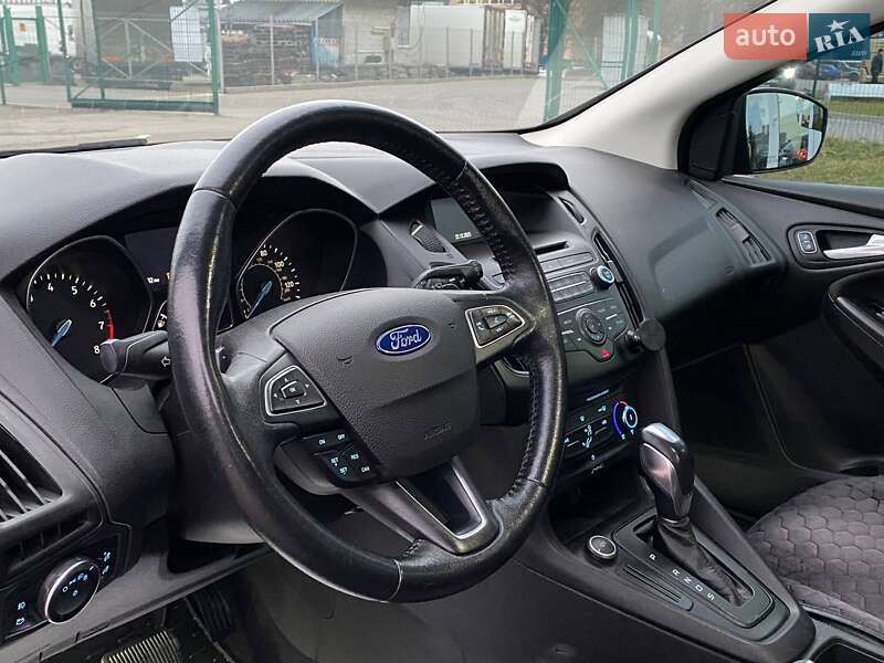 Хэтчбек Ford Focus 2015 в Львове