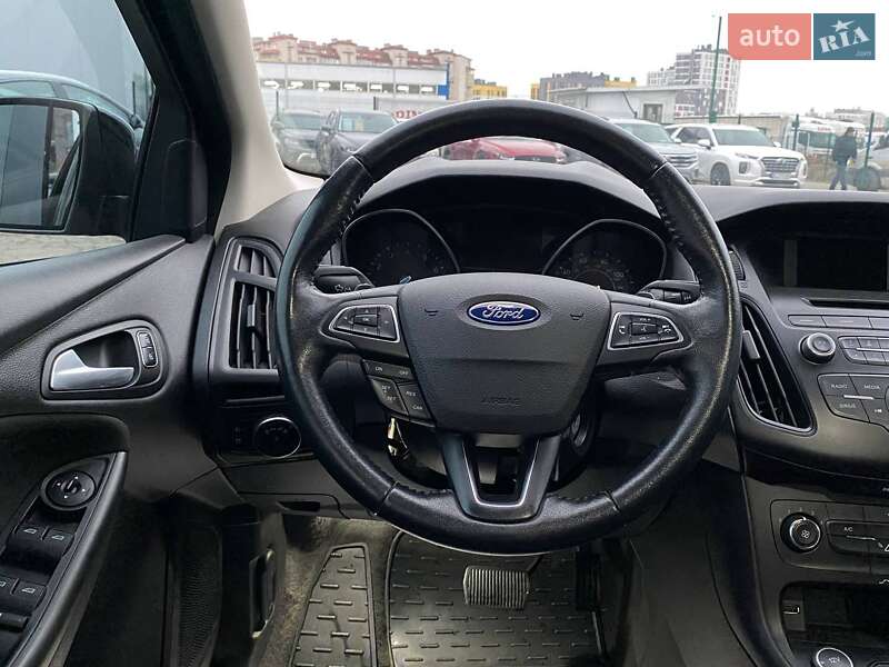 Хэтчбек Ford Focus 2015 в Львове