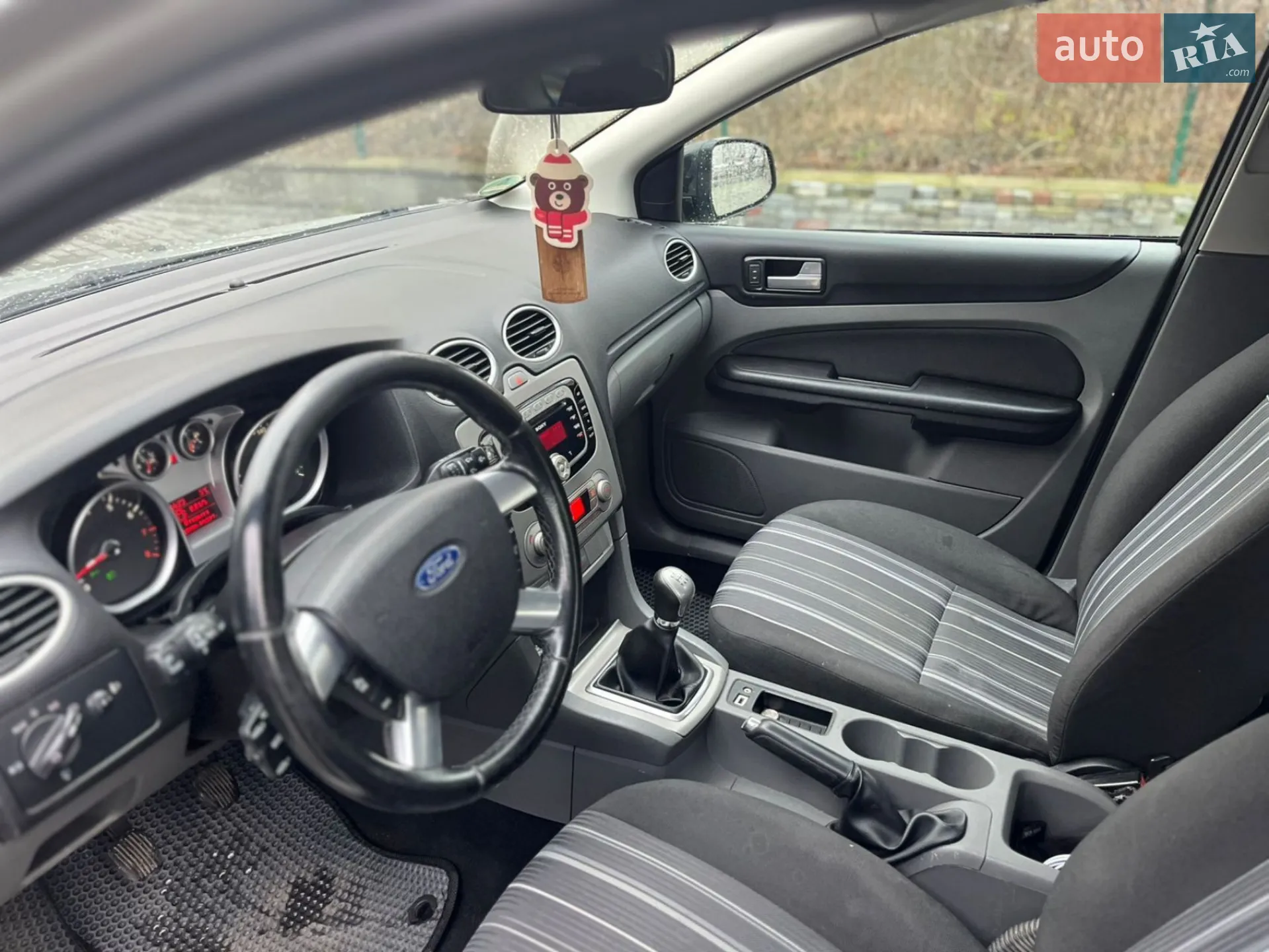 2010 Ford Focus - мініатюра 4