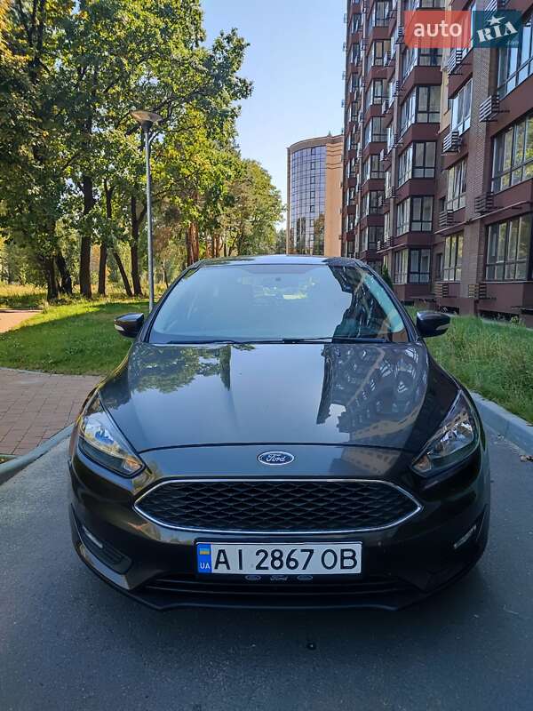Хэтчбек Ford Focus 2015 в Чернигове