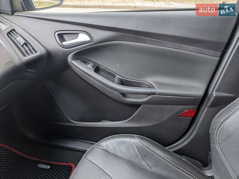 Седан Ford Focus 2013 в Сумах