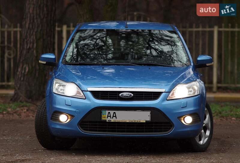 Хэтчбек Ford Focus 2010 в Ворзеле