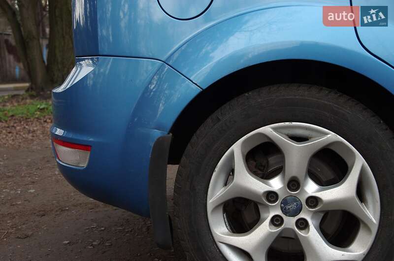 Хэтчбек Ford Focus 2010 в Ворзеле