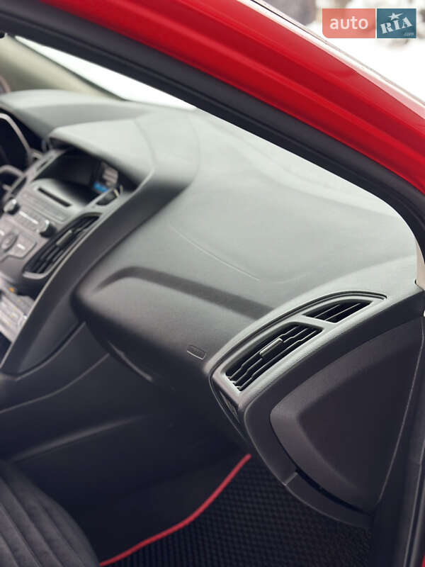 Седан Ford Focus 2015 в Дніпрі