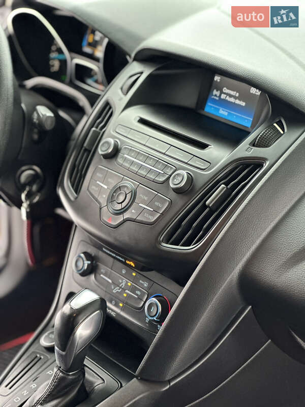 Седан Ford Focus 2015 в Дніпрі