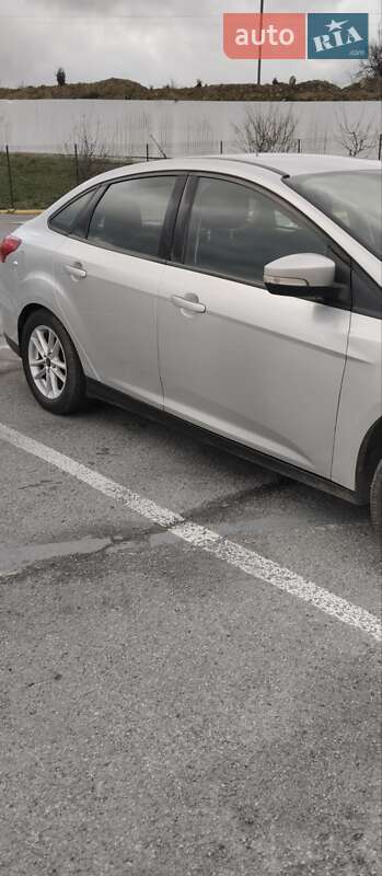 Седан Ford Focus 2017 в Ужгороді