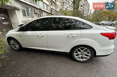 Седан Ford Focus 2015 в Павлограде