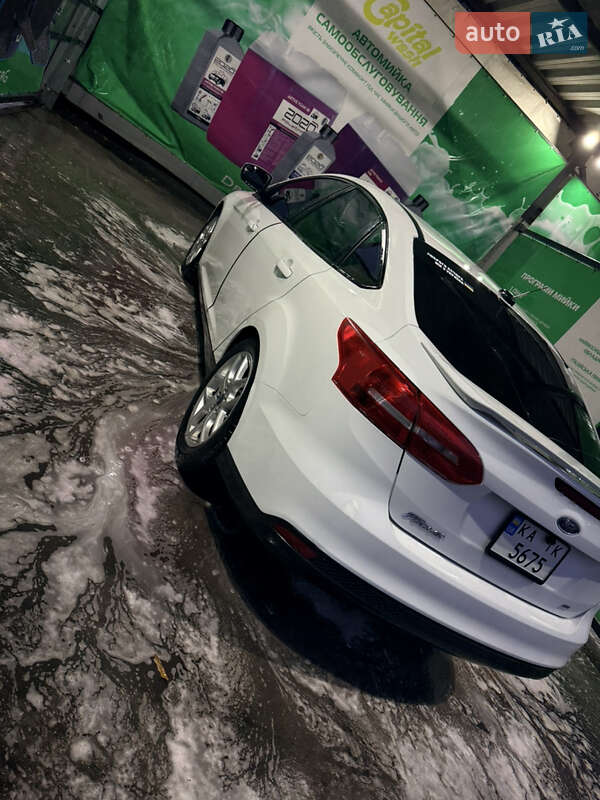Седан Ford Focus 2015 в Павлограді