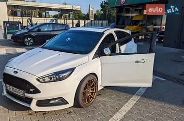 Хэтчбек Ford Focus 2016 в Киеве