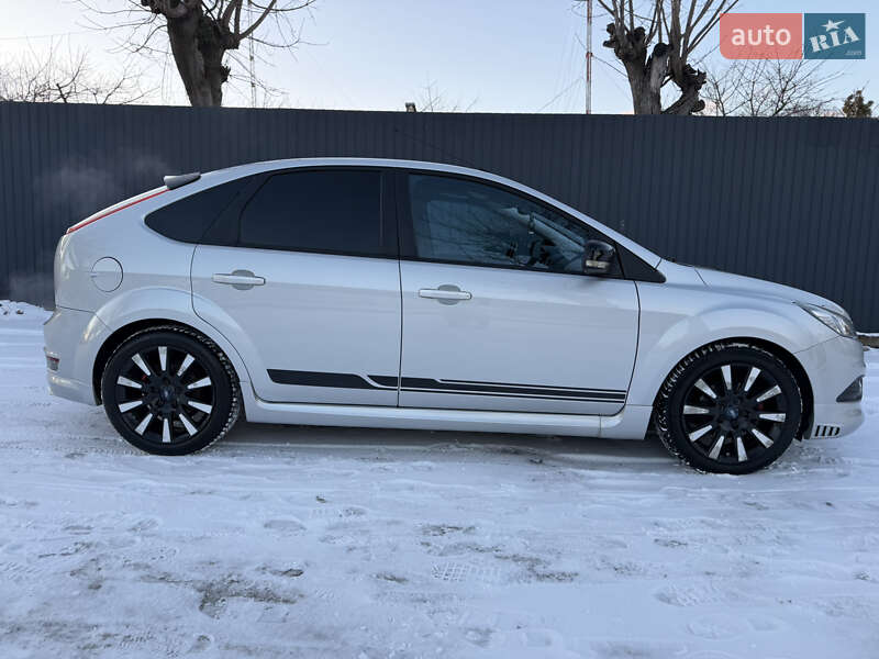 Хетчбек Ford Focus 2010 в Чернівцях