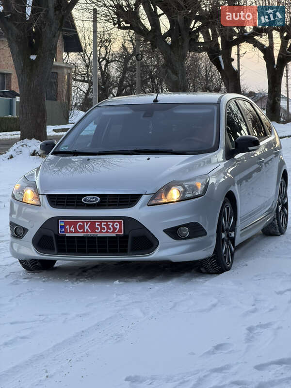 Хетчбек Ford Focus 2010 в Чернівцях