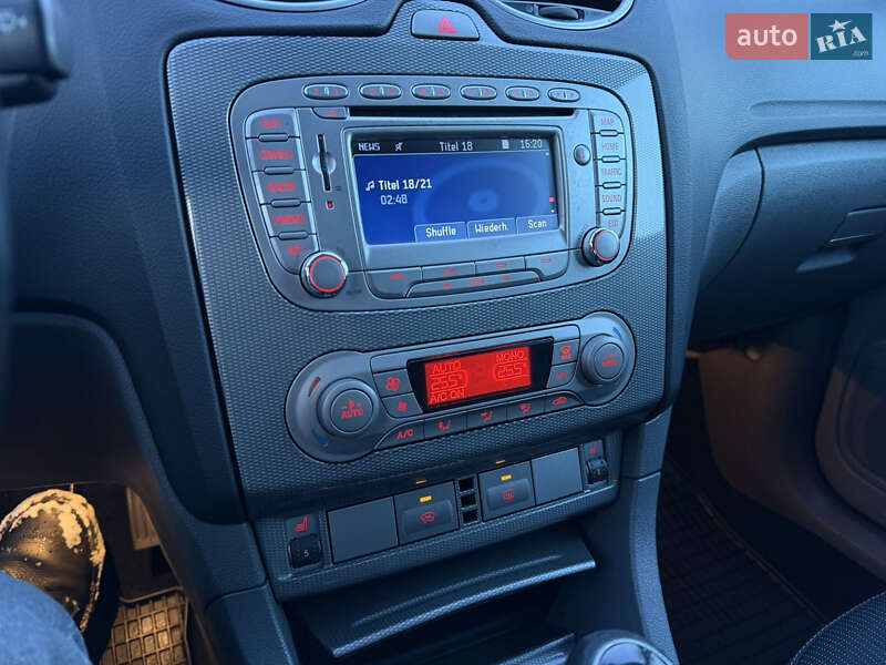 Хетчбек Ford Focus 2010 в Чернівцях