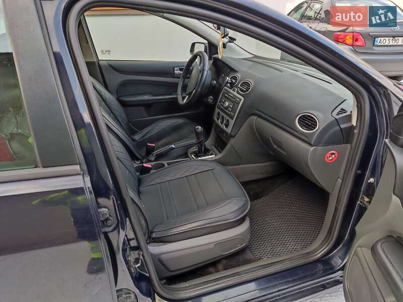 Хетчбек Ford Focus 2005 в Мукачевому