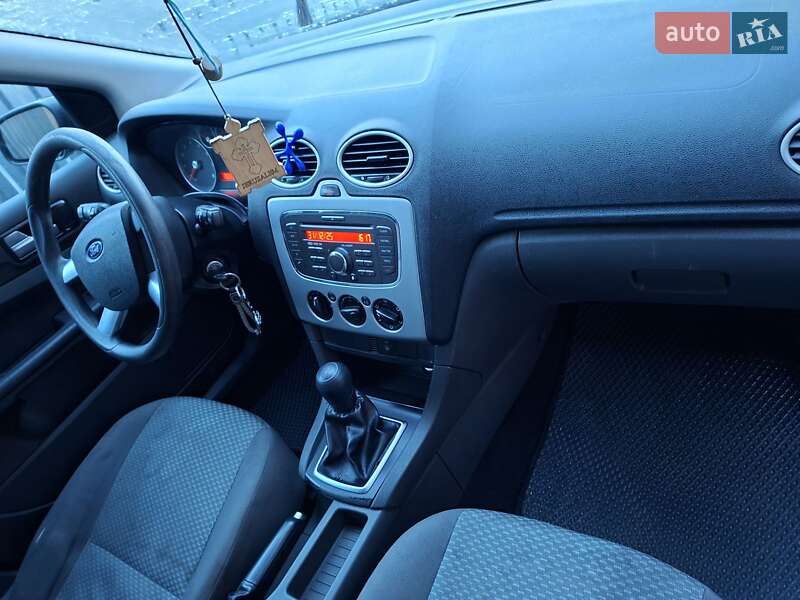 Хэтчбек Ford Focus 2007 в Вашковцах