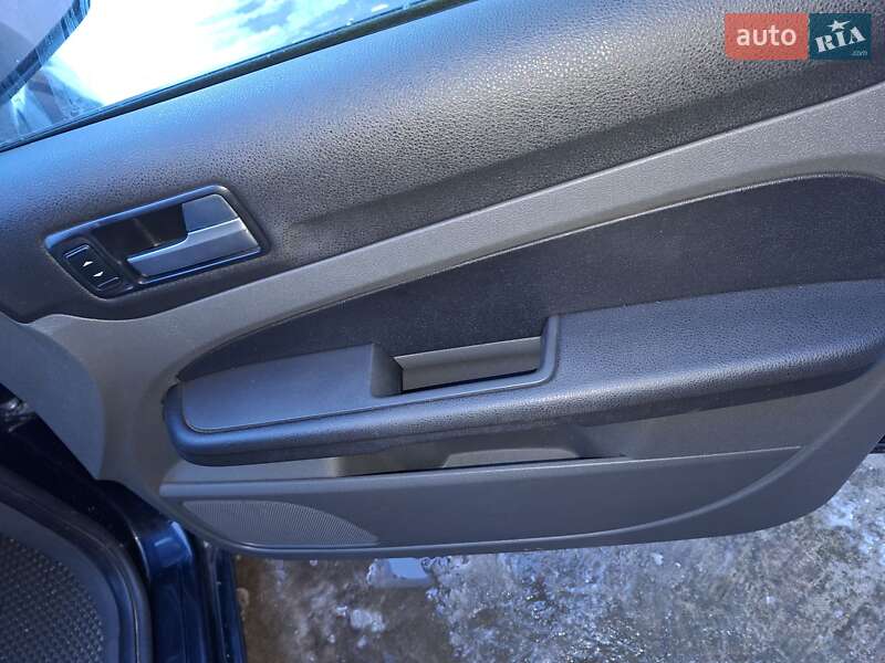 Хэтчбек Ford Focus 2007 в Вашковцах