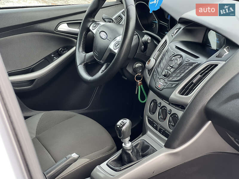 Универсал Ford Focus 2013 в Луцке фото 29 Универсал Ford Focus 2013 в Луцке
