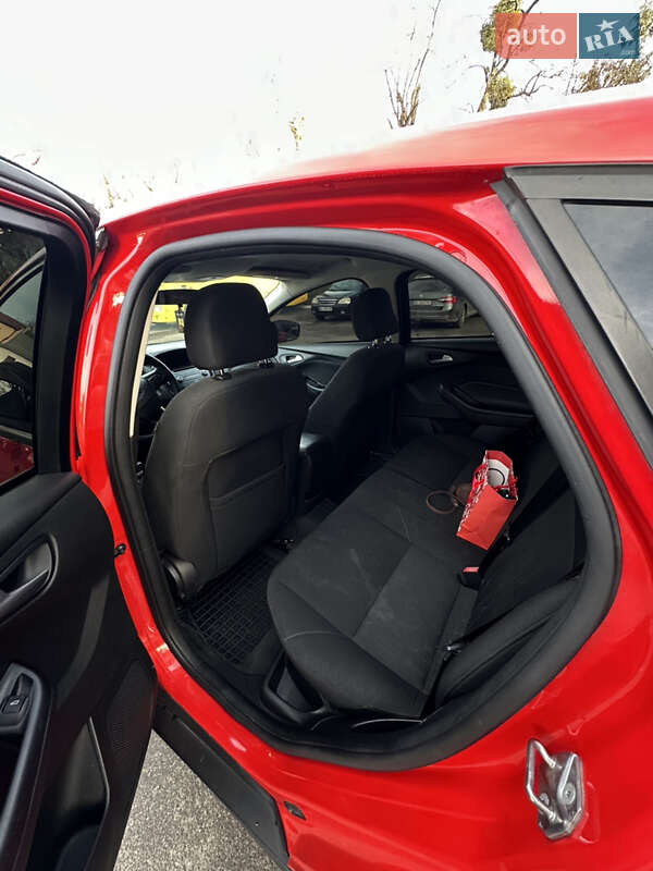 Хэтчбек Ford Focus 2015 в Львове фото 8 Хэтчбек Ford Focus 2015 в Львове