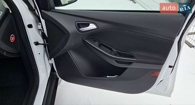 Хэтчбек Ford Focus 2013 в Киеве