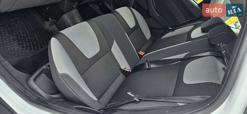 Хэтчбек Ford Focus 2013 в Киеве