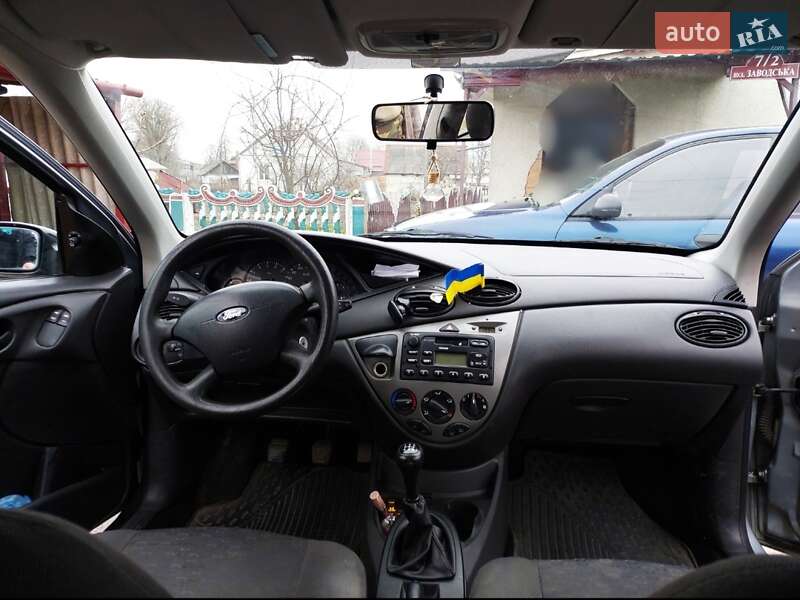 Хэтчбек Ford Focus 2002 в Староконстантинове
