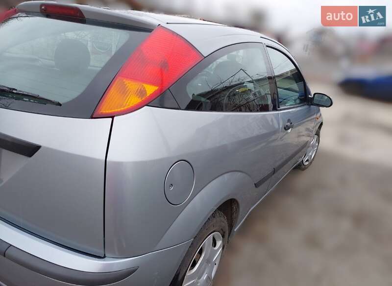 Хэтчбек Ford Focus 2002 в Староконстантинове