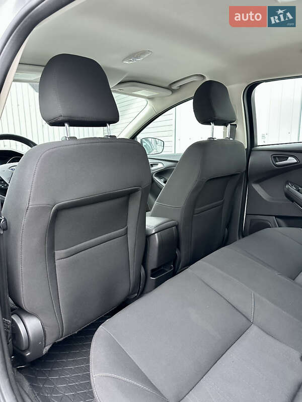 Седан Ford Focus 2017 в Киеве