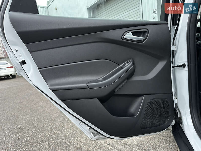 Седан Ford Focus 2017 в Киеве