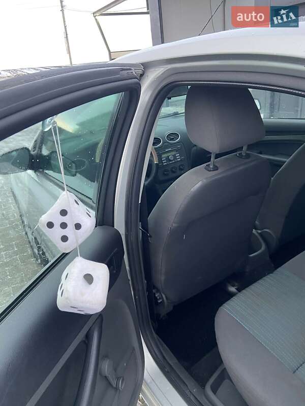 Хэтчбек Ford Focus 2006 в Чорткове