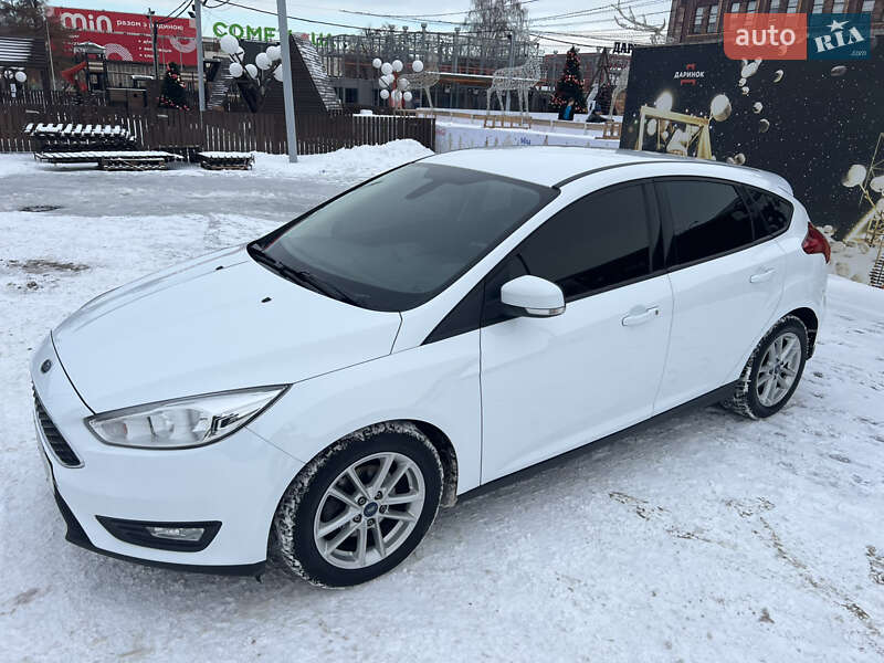 Хэтчбек Ford Focus 2015 в Киеве