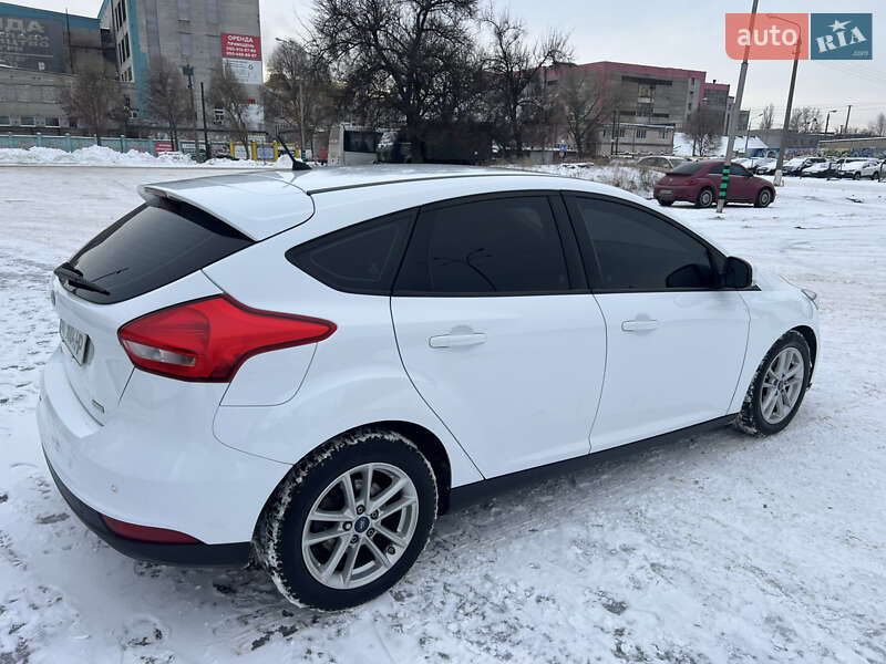 Хэтчбек Ford Focus 2015 в Киеве