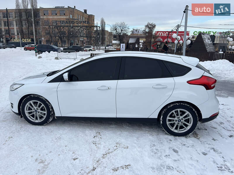 Хэтчбек Ford Focus 2015 в Киеве