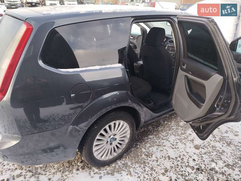 Универсал Ford Focus 2010 в Бурштыне