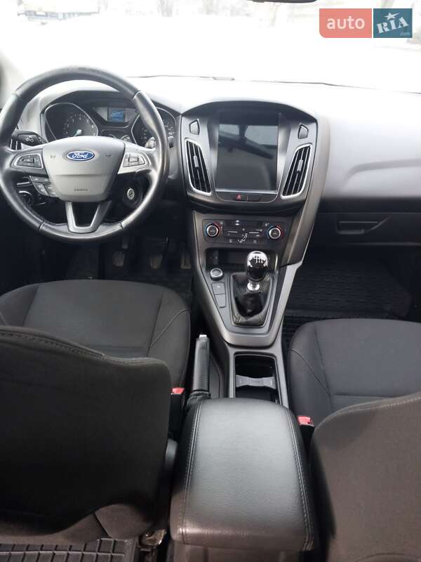 Седан Ford Focus 2015 в Днепре