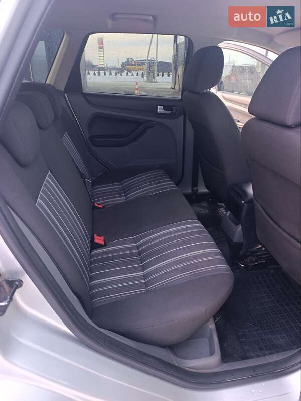 Універсал Ford Focus 2008 в Золочеві