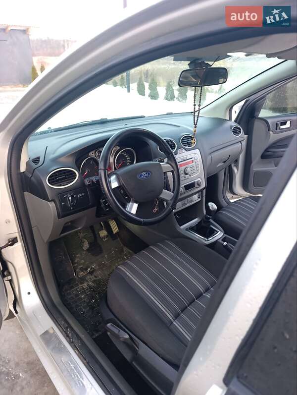 Універсал Ford Focus 2008 в Золочеві