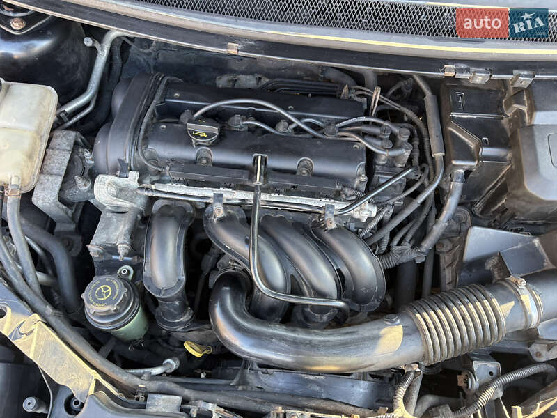 Хэтчбек Ford Focus 2005 в Киеве