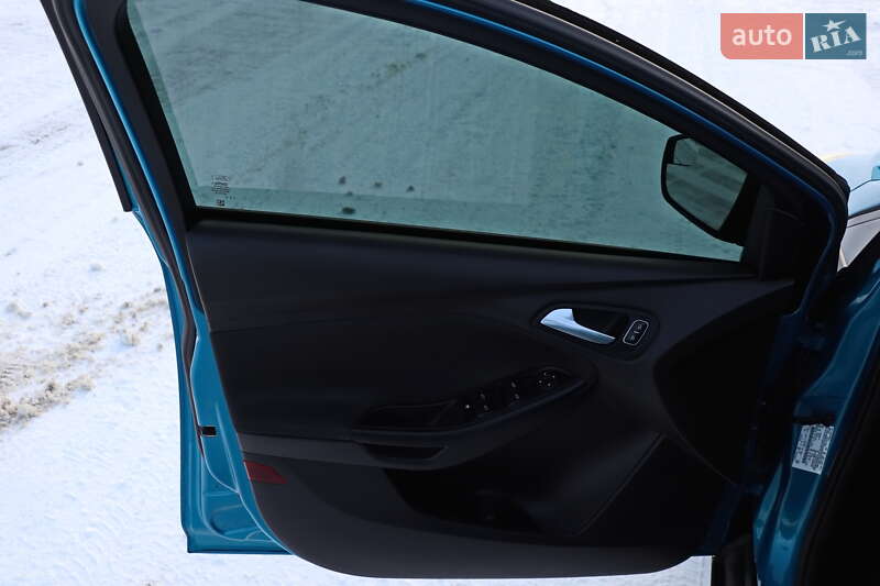 Седан Ford Focus 2015 в Кременчуці
